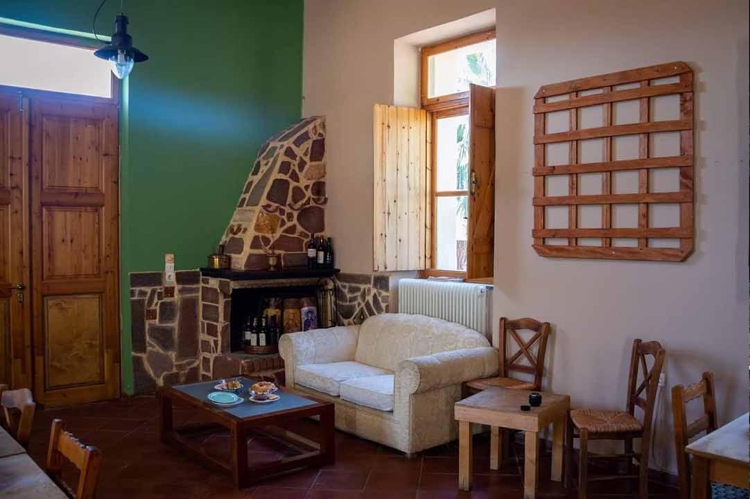 Hotel Arsinoe à Méthana Extérieur photo
