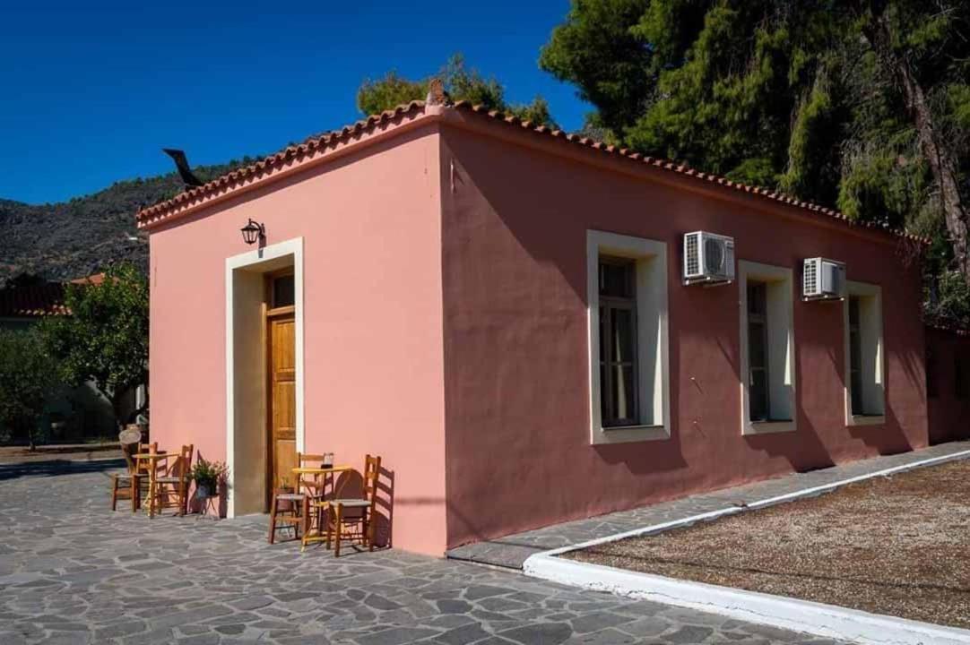 Hotel Arsinoe à Méthana Extérieur photo